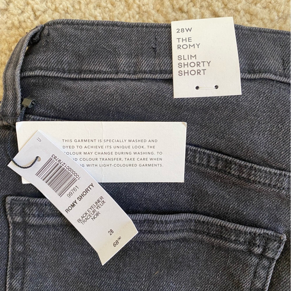 Aritzia Denim Forum The Romy Short - Picture 4 of 5
